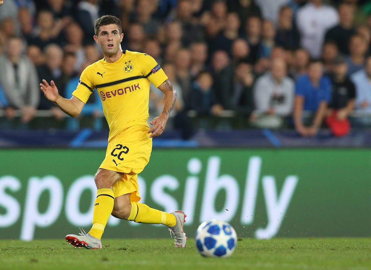 僅牽動著足 僅牽動著足